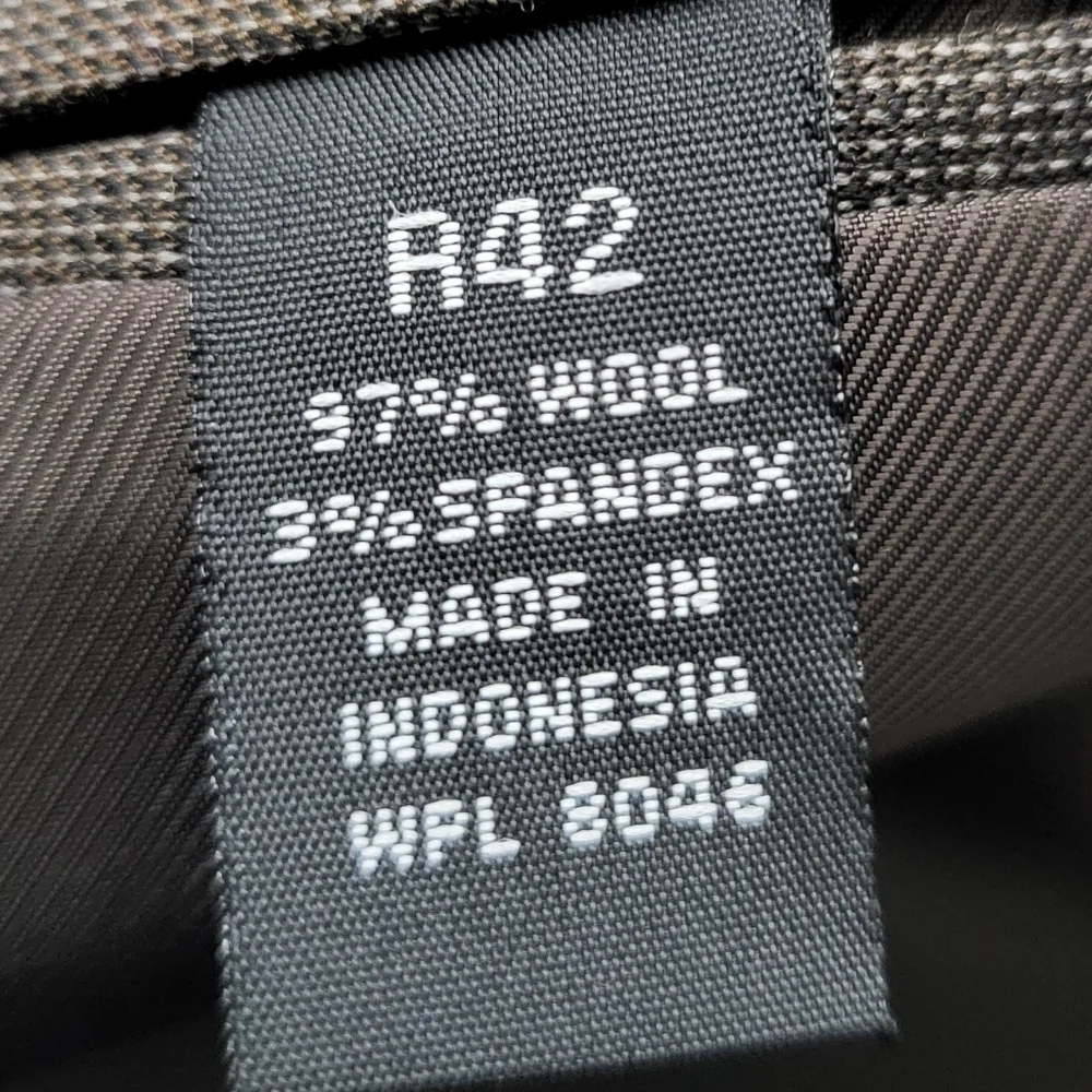 Men's Alfani Suit Separates (Size R42/36W,30L)